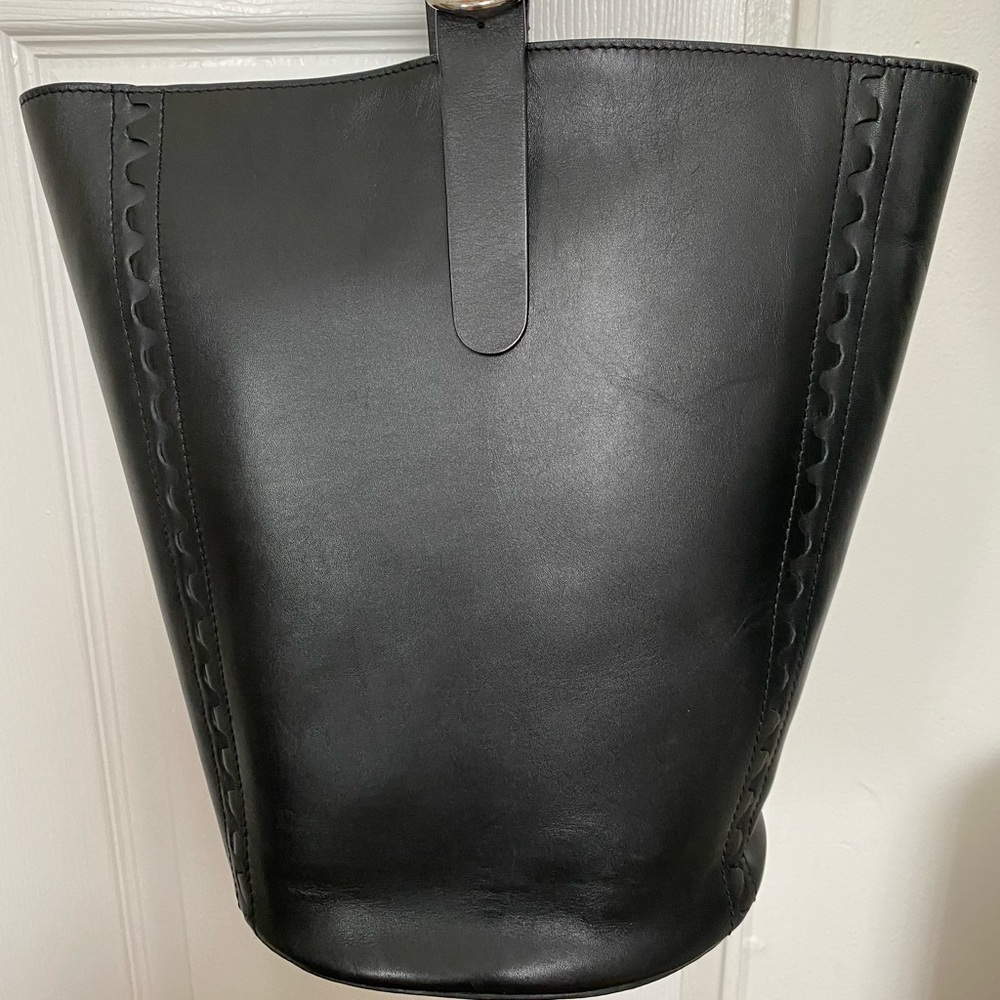ZARA GOAT LEATHER BUCKET BAG✨